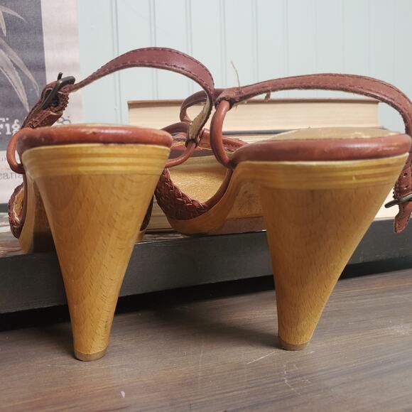 Seychelles Woven Red Leather Wooden Cylinder Heel Ankle Strap US W6 - Picture 2 of 13